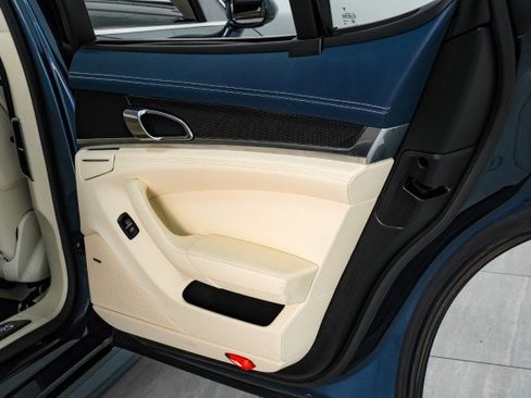 Used 2011 Porsche Panamera 4S image 46