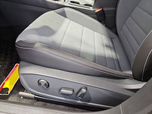 New 2026 Volkswagen Jetta SE FWD image 18