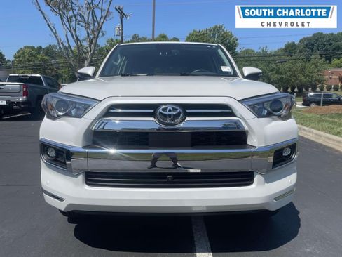 Used 2024 Toyota 4Runner Limited AWD/4WD image 2