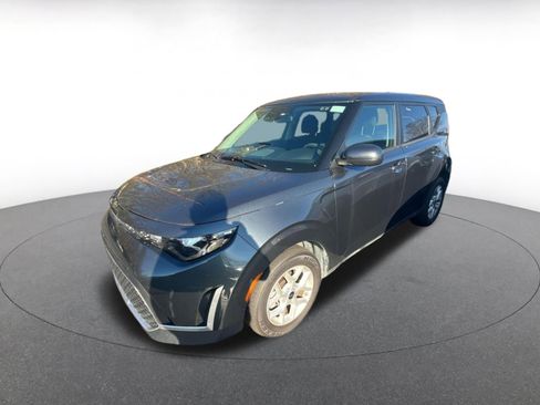 Used 2025 Kia Soul LX w/ LX Technology Package image 6