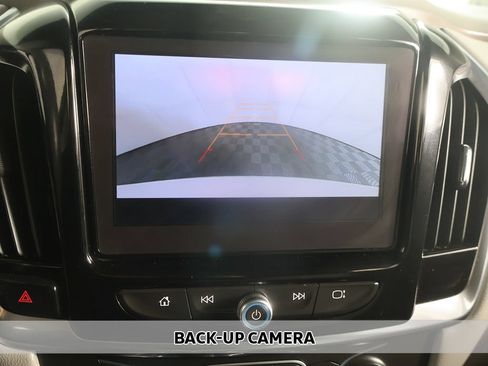 Used 2020 Chevrolet Traverse LT w/ Driver Confidence II Package AWD/4WD image 4