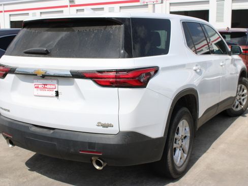 Used 2023 Chevrolet Traverse LS w/ Safety Package FWD image 11