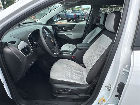 Used 2023 Chevrolet Equinox LS w/ LS Convenience Package FWD image 14