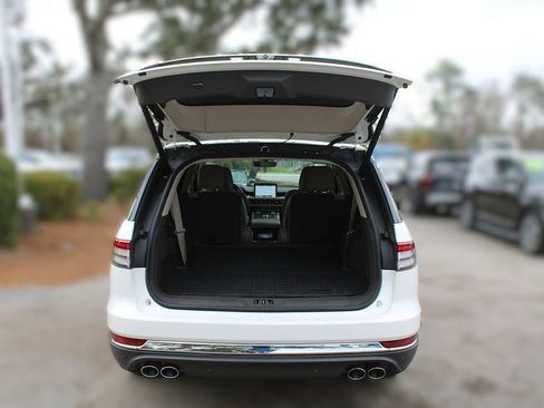 Used 2021 Lincoln Aviator Reserve w/ Equipment Group 201A image 9