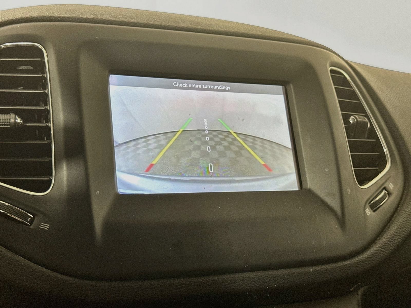 Used 2019 Jeep Compass Latitude w/ Popular Equipment Group AWD/4WD image 17