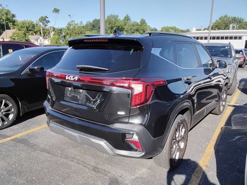 Used 2024 Kia Seltos S AWD/4WD image 6