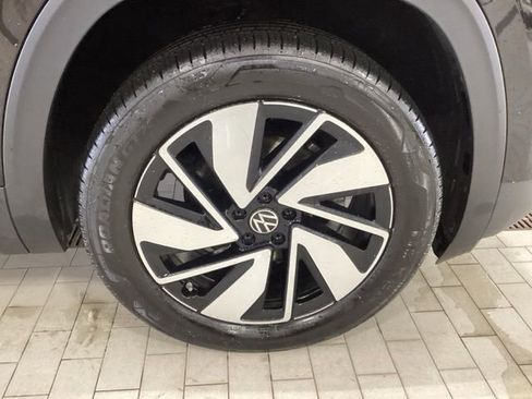 Used 2025 Volkswagen Atlas SEL image 22