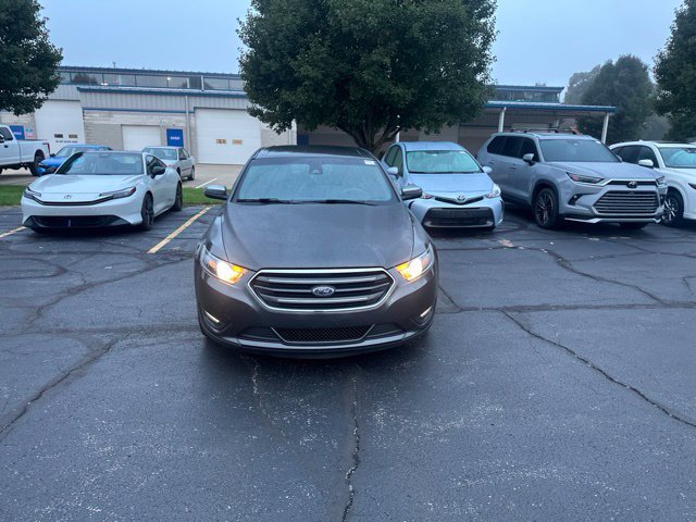 Used 2017 Ford Taurus Limited FWD image 2
