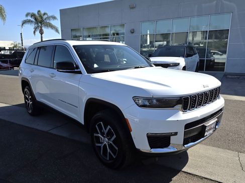 Certified 2024 Jeep Grand Cherokee L Limited w/ Luxury Tech Group II image 6