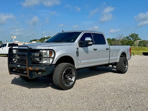 Used 2019 Ford F250 XLT w/ XLT Premium Package AWD/4WD image 1