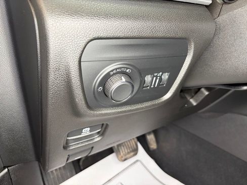 Used 2022 Jeep Grand Cherokee L Laredo AWD/4WD image 16