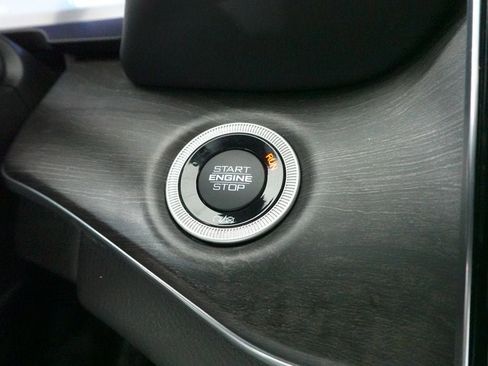 Used 2022 Jeep Grand Cherokee Overland AWD/4WD image 19