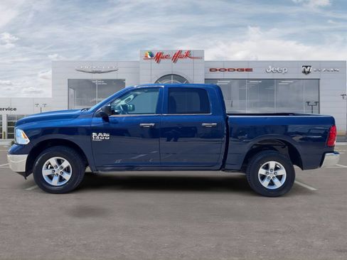 Used 2022 RAM 1500 Classic SLT AWD/4WD image 2