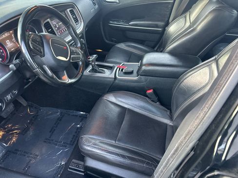 Used 2020 Dodge Charger SXT w/ Leather Interior Group RWD image 10