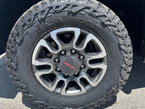 Used 2021 GMC Sierra 2500 SLE w/ Gooseneck/5TH Wheel Package AWD/4WD image 9
