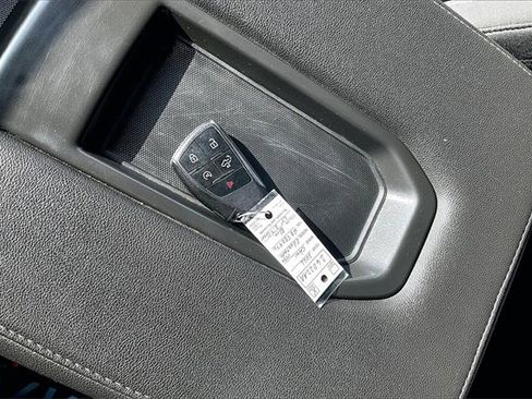 Used 2022 Chevrolet Silverado 1500 LT image 9