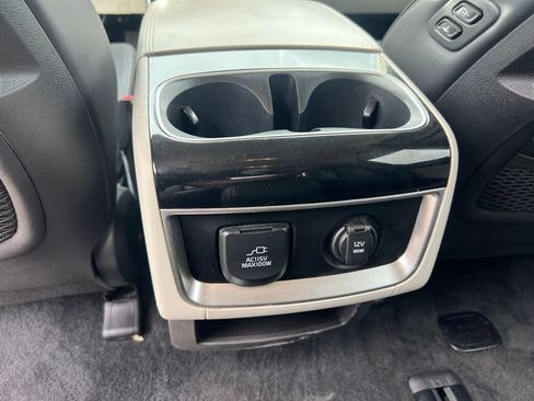 Certified 2023 Kia Carnival SX FWD image 16