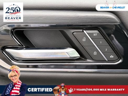 Used 2025 GMC Yukon Denali AWD/4WD image 30