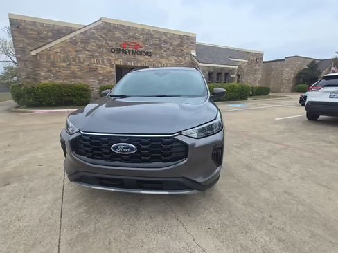 Used 2025 Ford Escape ST-Line image 1