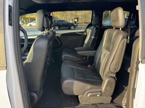 Used 2019 Dodge Grand Caravan GT image 12