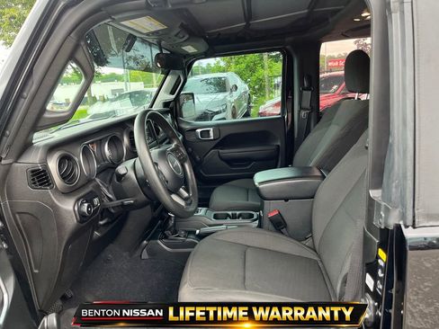 Used 2023 Jeep Wrangler Sport AWD/4WD image 11