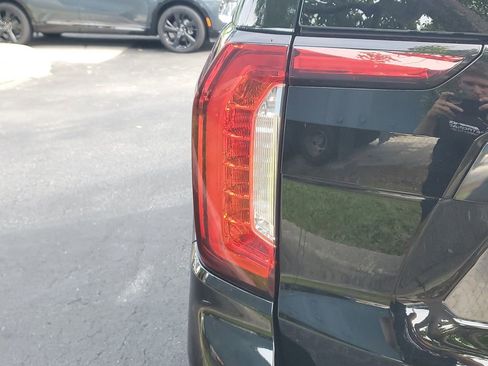 Certified 2023 GMC Yukon XL Denali Ultimate AWD/4WD image 28