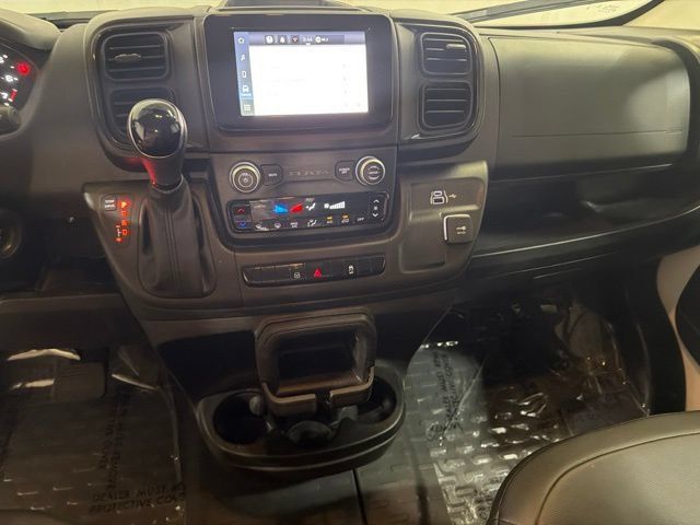 Used 2025 RAM ProMaster 2500 w/ Convenience Group FWD image 17
