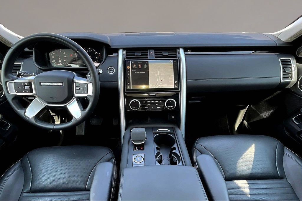 Used 2024 Land Rover Discovery S AWD/4WD image 7