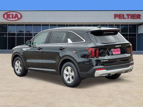 New 2026 Kia Sorento LX FWD image 3