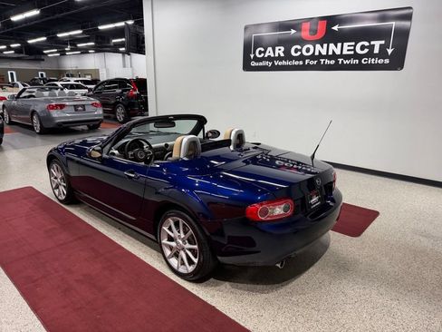 Used 2011 MAZDA MX-5 Miata Grand Touring RWD image 18