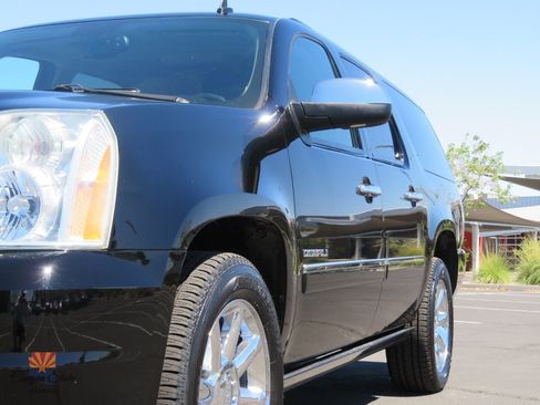 Used 2011 GMC Yukon XL Denali AWD/4WD image 21