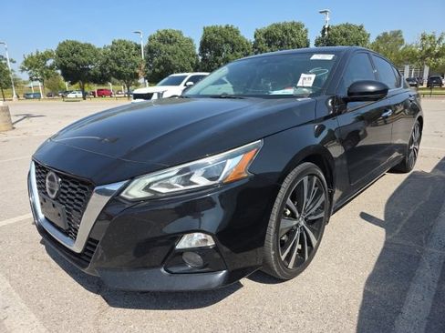 Used 2019 Nissan Altima 2.5 Platinum FWD image 3