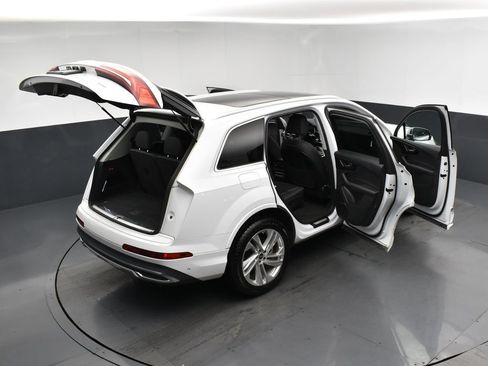 Used 2023 Audi Q7 3.0T Premium Plus AWD/4WD image 25
