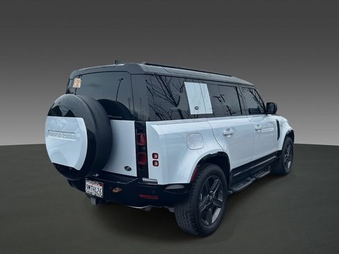 Used 2023 Land Rover Defender 110 X-Dynamic SE image 3