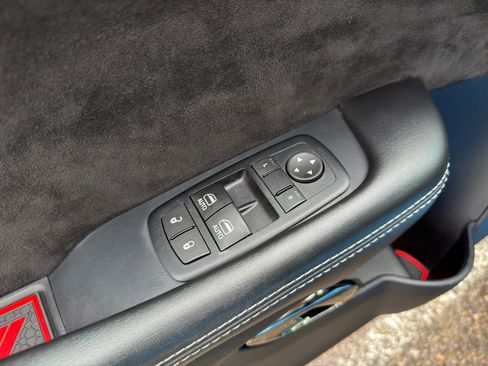 Used 2015 Dodge Challenger SRT Hellcat image 28