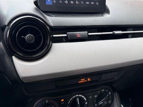 Used 2019 Toyota Yaris L FWD image 34