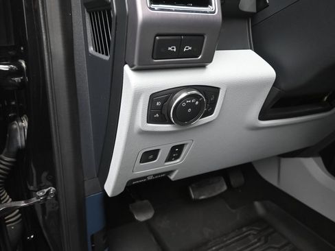 Used 2022 Ford F350 Limited AWD/4WD image 13