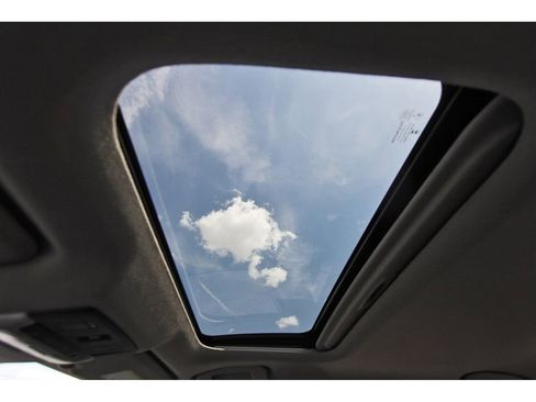 Used 2023 Nissan Sentra SR w/ SR Premium Package image 26