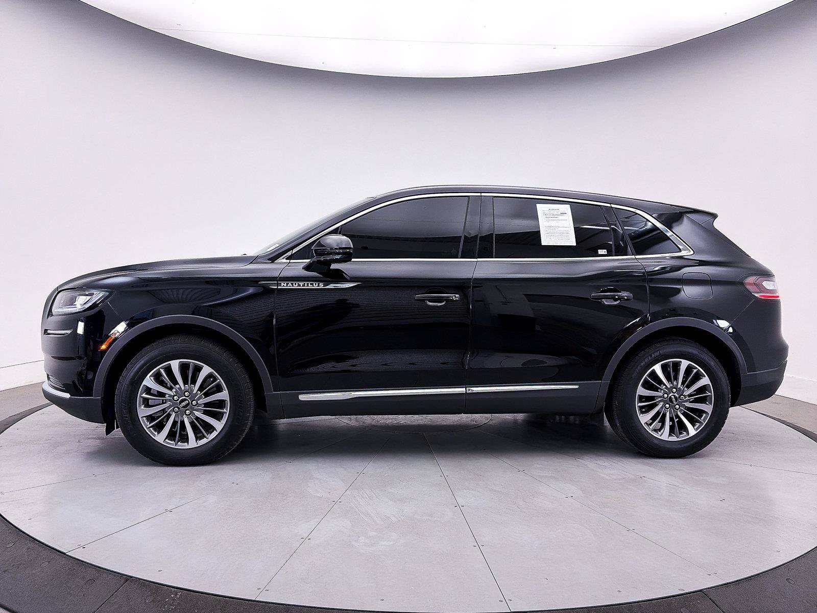 Used 2023 Lincoln Nautilus FWD w/ Premium Package image 38