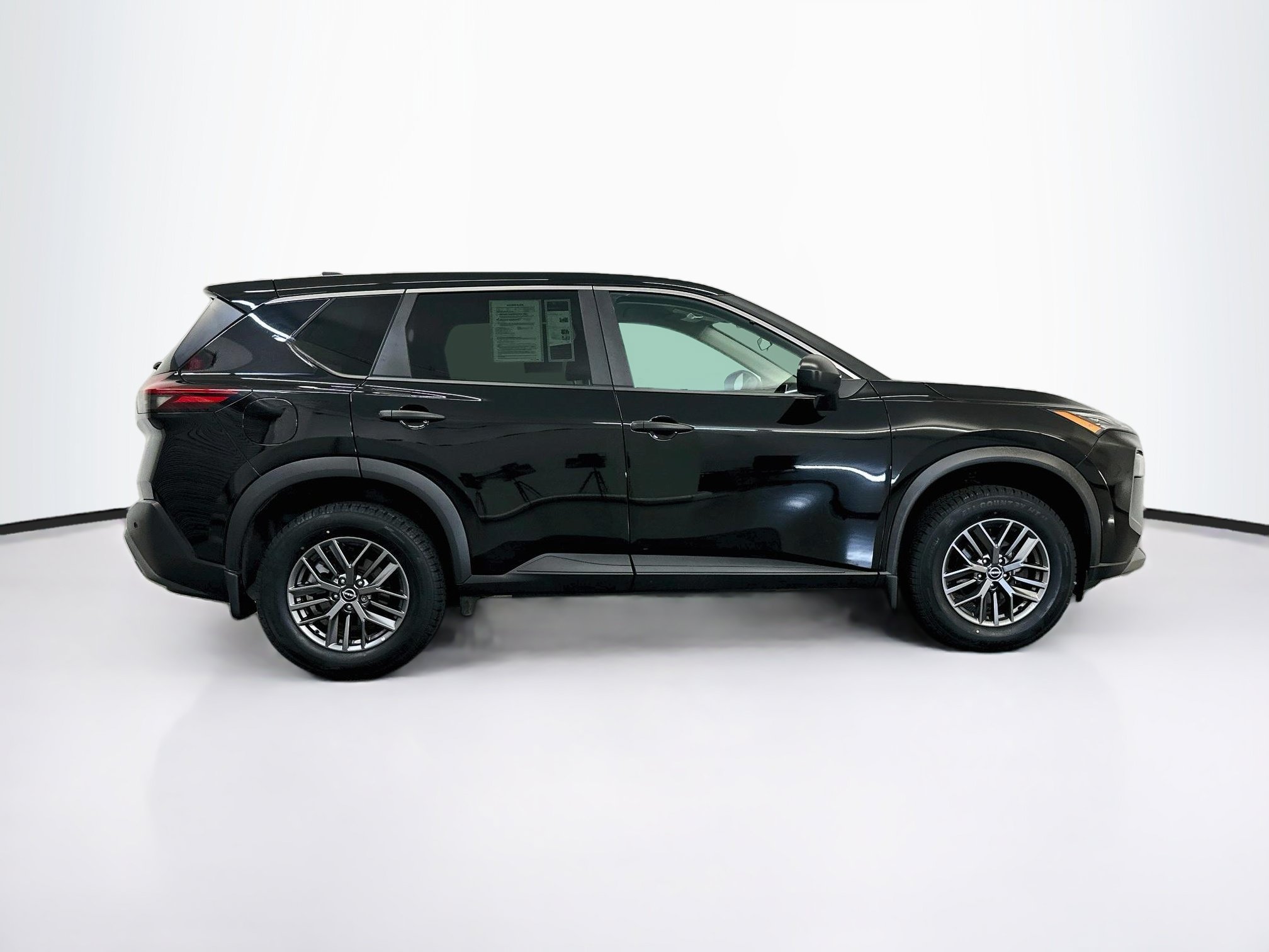 Used 2023 Nissan Rogue S AWD/4WD image 10