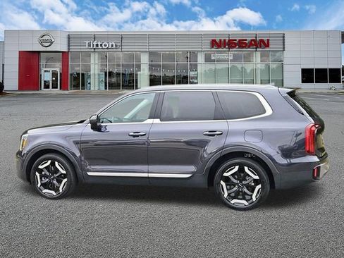 Used 2025 Kia Telluride S FWD image 7