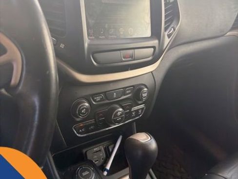 Used 2016 Jeep Cherokee Limited AWD/4WD image 11
