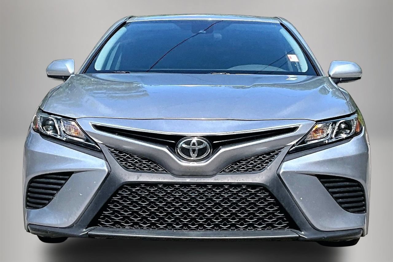 Used 2019 Toyota Camry SE FWD image 3