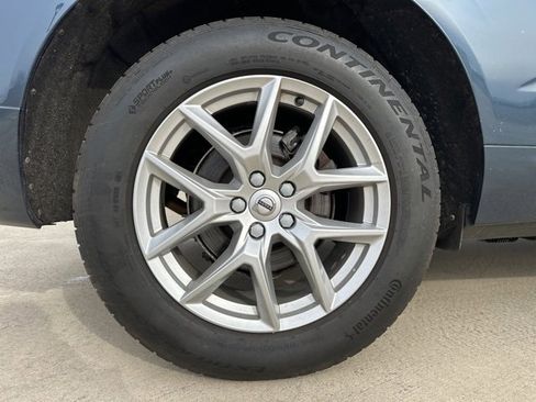 Used 2020 Volvo XC60 T5 Momentum w/ Protection Package Premier image 10