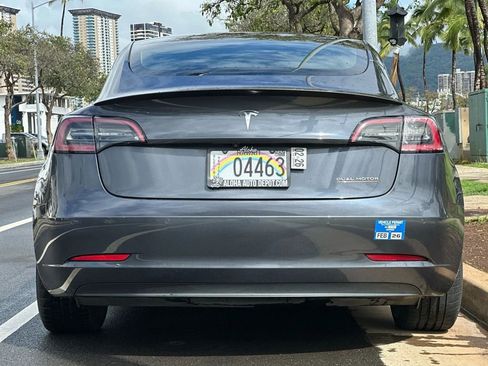 Used 2021 Tesla Model 3 Performance image 4