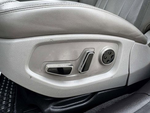 Used 2019 Genesis G80 3.8 image 22