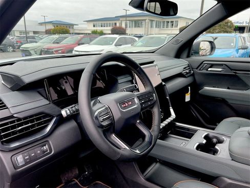 New 2025 GMC Acadia AT4 image 10