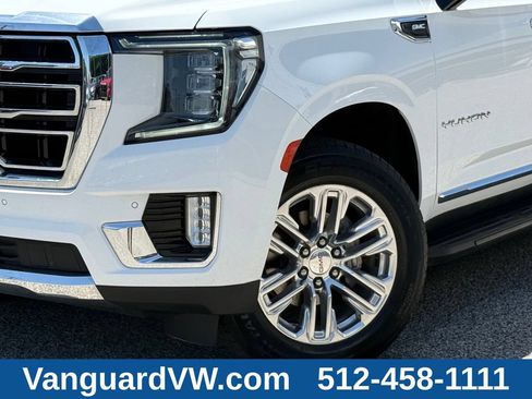 Used 2023 GMC Yukon XL SLT AWD/4WD image 3