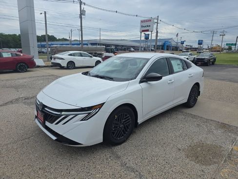 New 2026 Nissan Sentra SV w/ SV Convenience Package FWD image 8