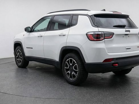 Used 2025 Jeep Compass Trailhawk AWD/4WD image 6